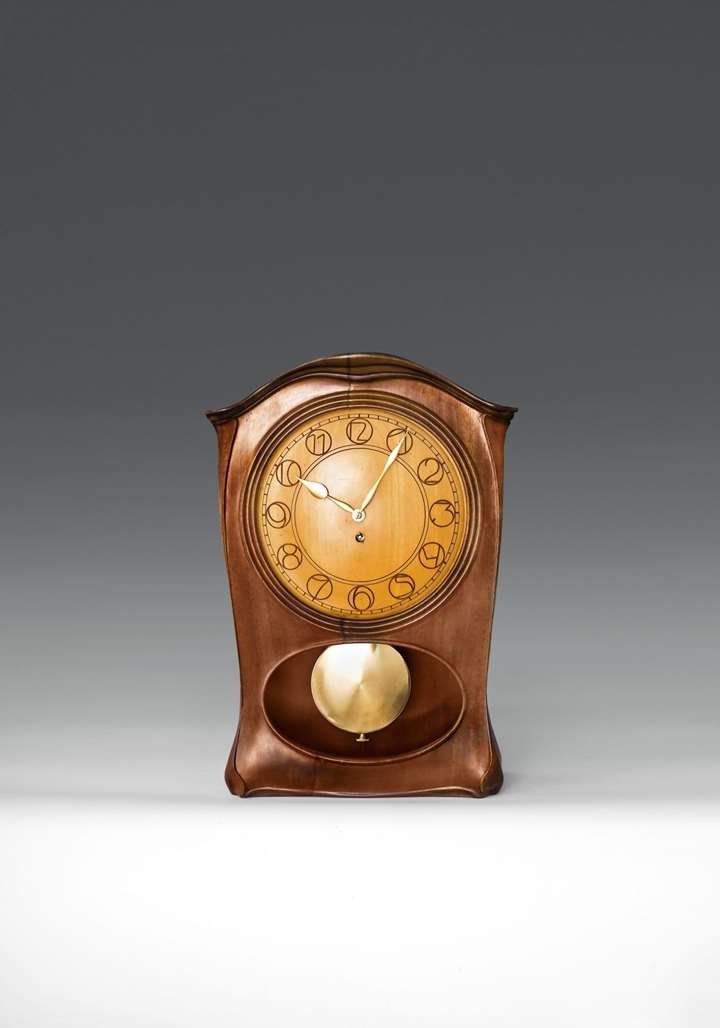 MANTLEPIECE CLOCK